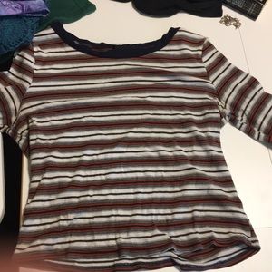 Cropped mid arm length shirt